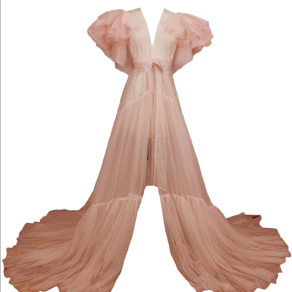 New Never Worn Cream Tulle Robe for Weddings/Baby Shower/Photoshoots